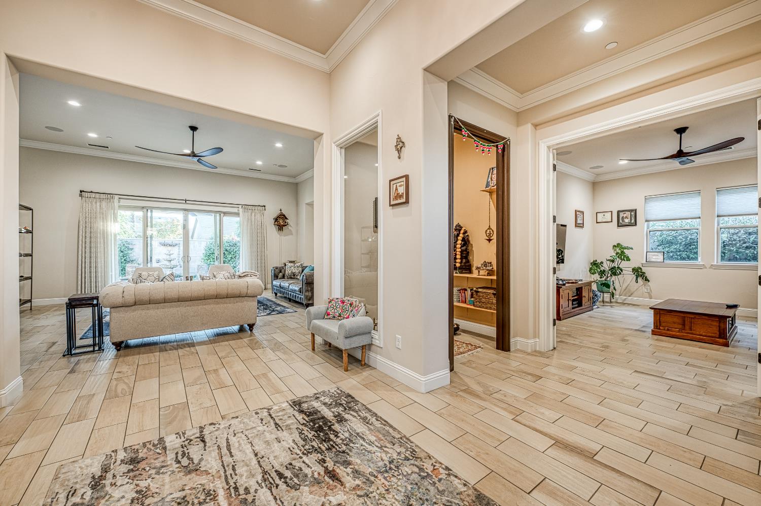 11853 N Ridgeway Dr, Fresno, CA 93730