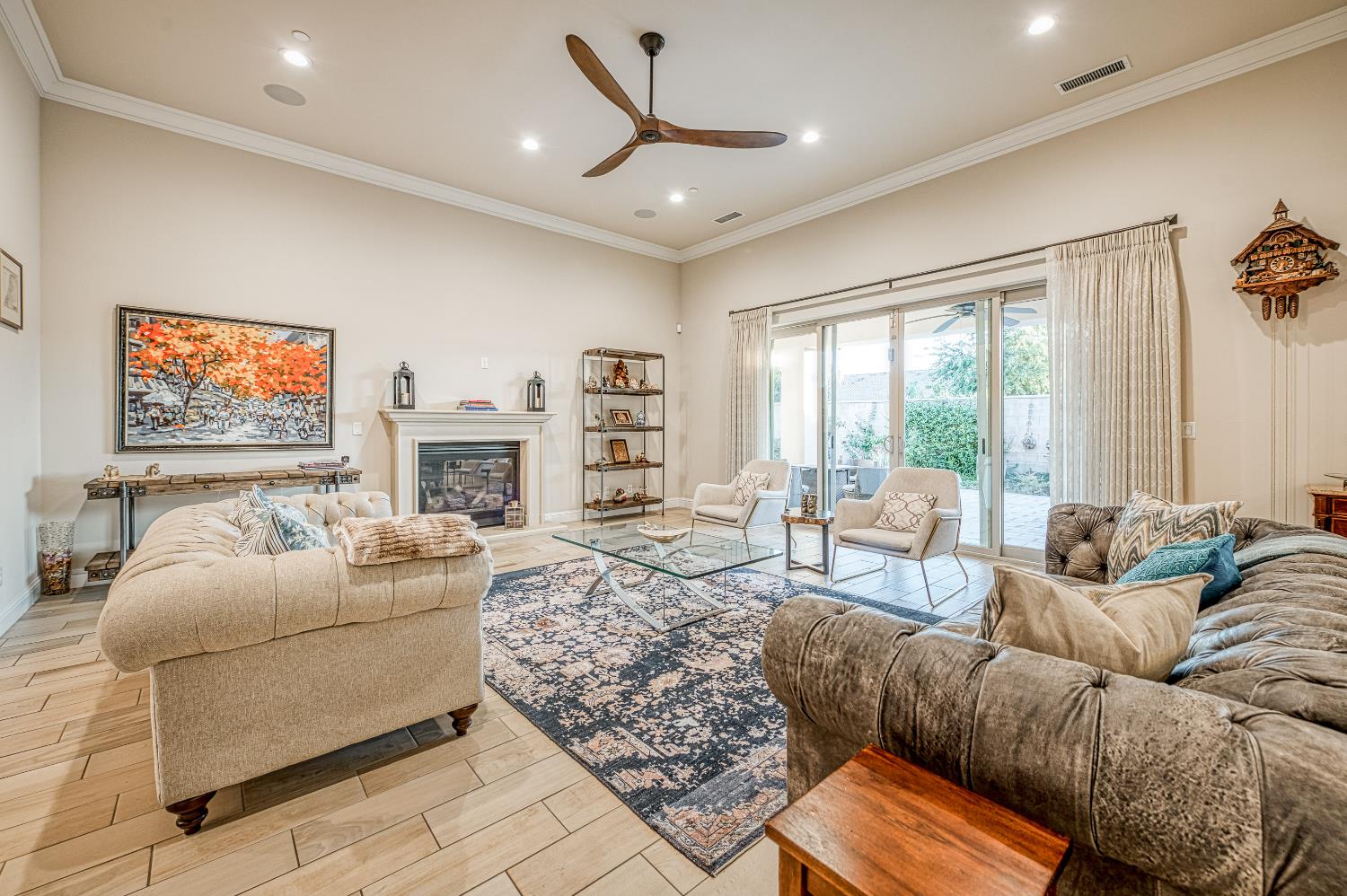 11853 N Ridgeway Dr, Fresno, CA 93730