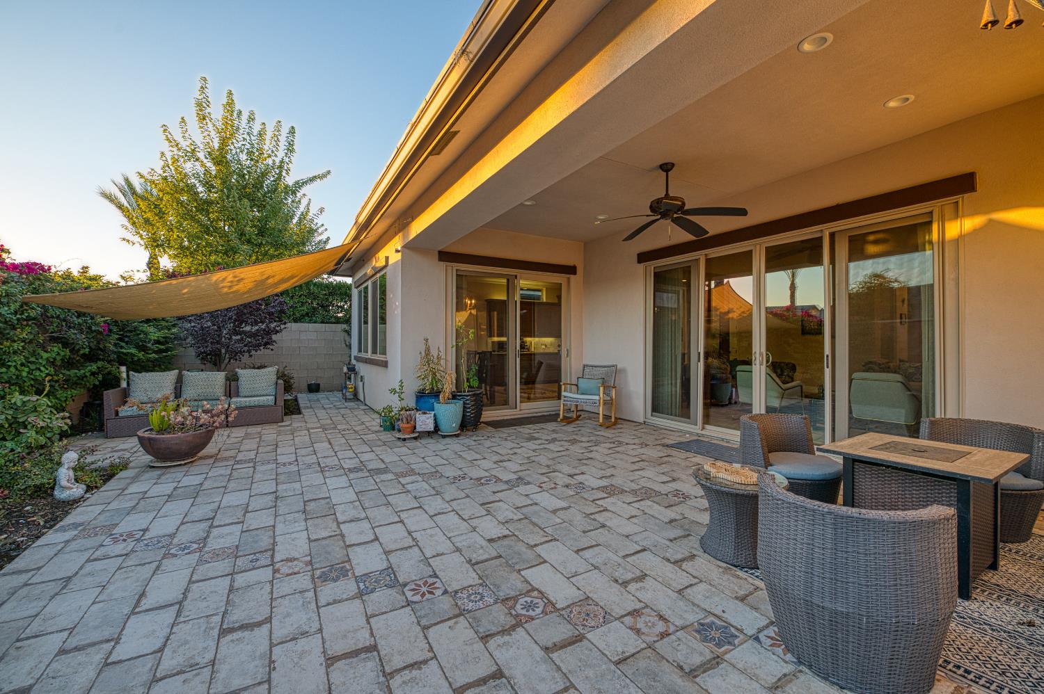 11853 N Ridgeway Dr, Fresno, CA 93730