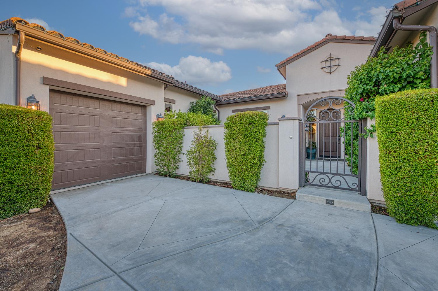 11853 N Ridgeway Dr, Fresno, CA 93730