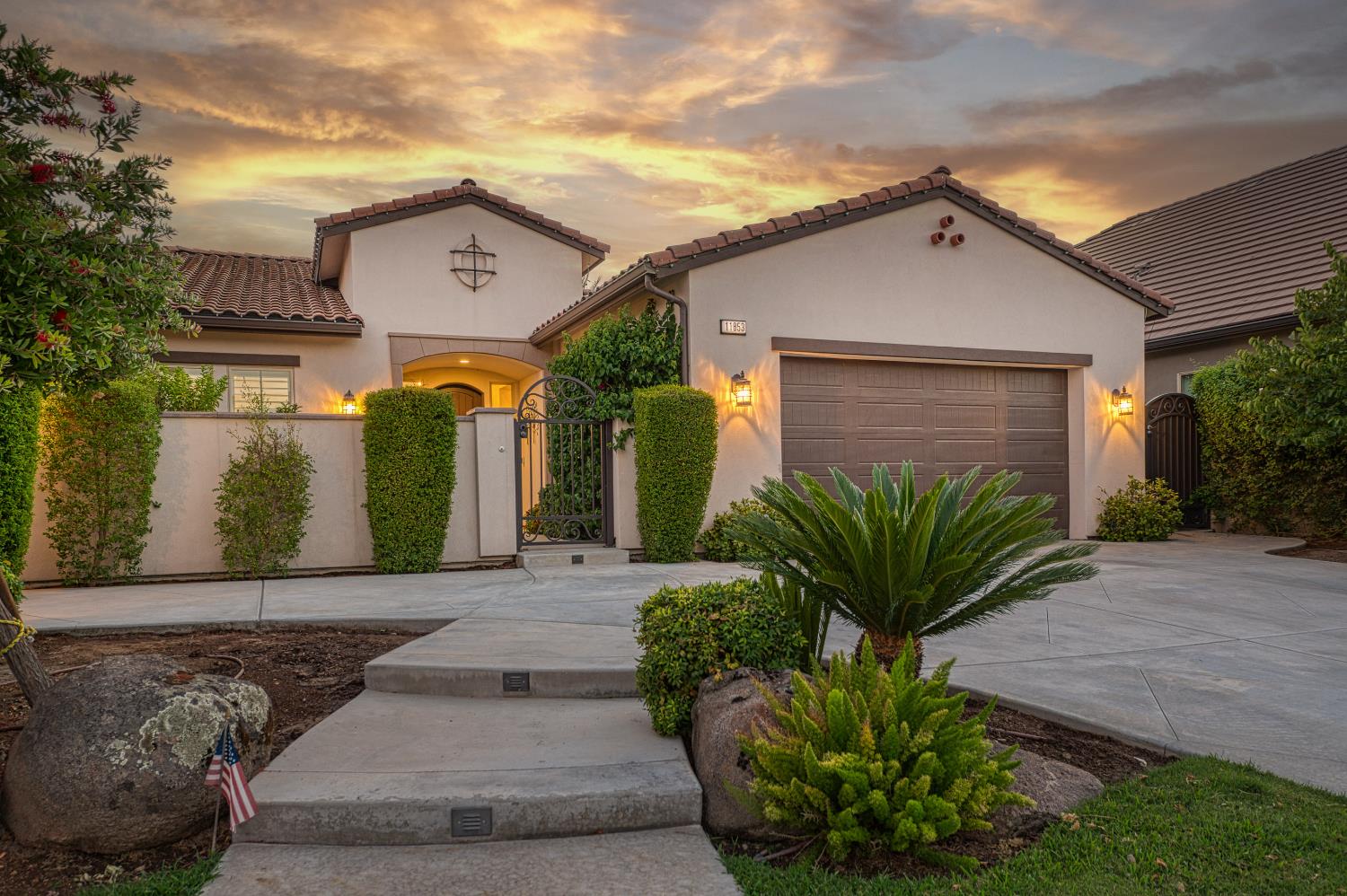11853 N Ridgeway Dr, Fresno, CA 93730