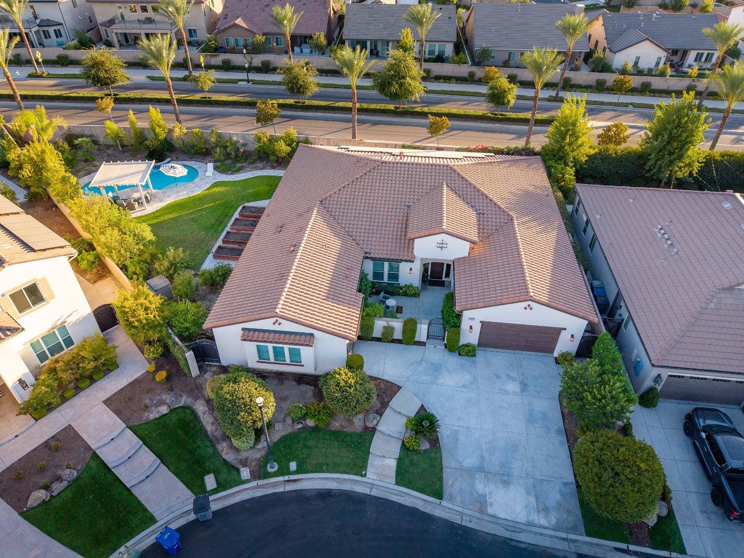 11853 N Ridgeway Dr, Fresno, CA 93730