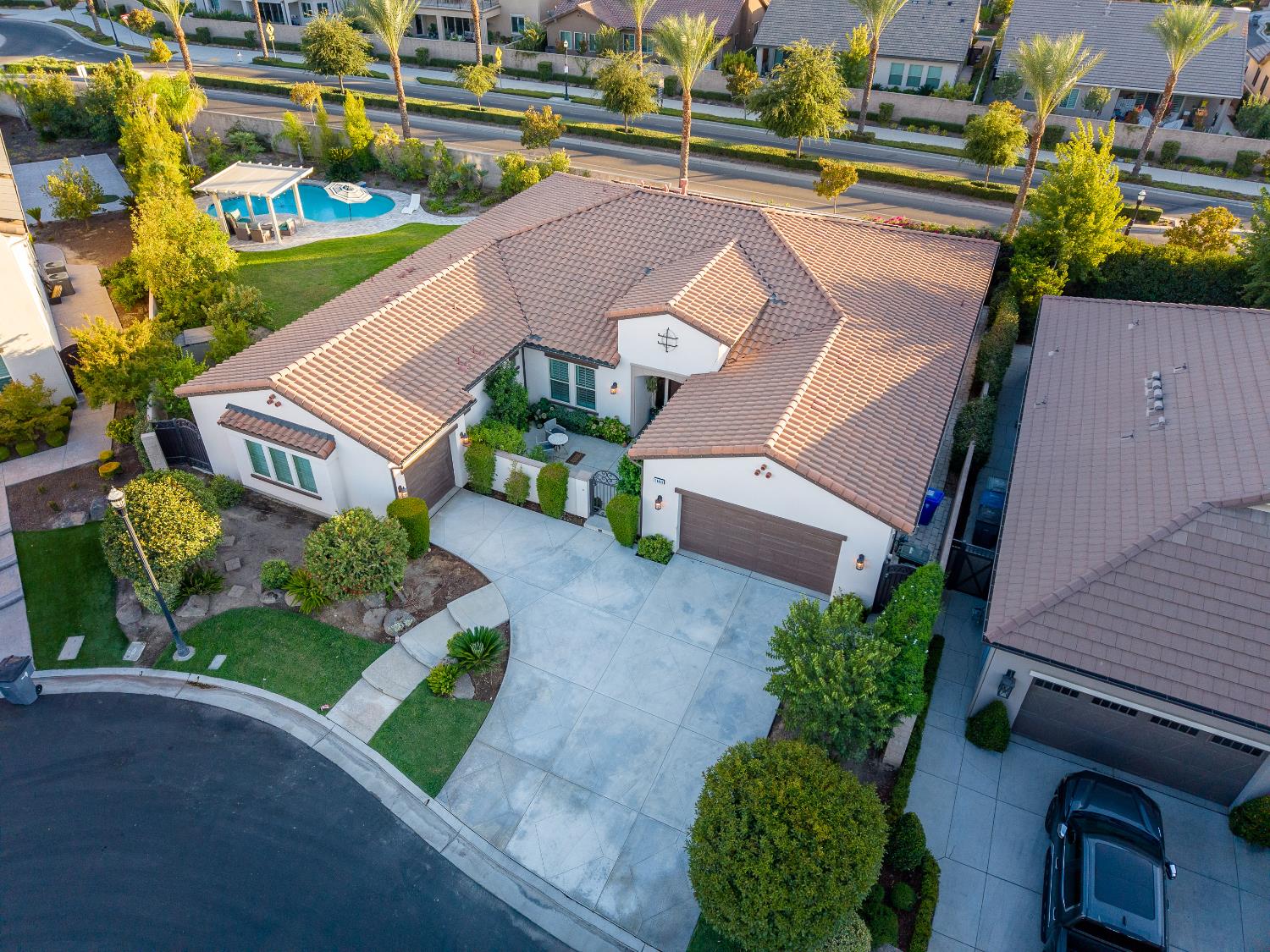 11853 N Ridgeway Dr, Fresno, CA 93730