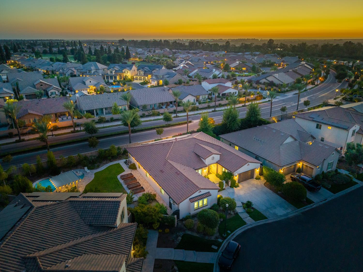 11853 N Ridgeway Dr, Fresno, CA 93730
