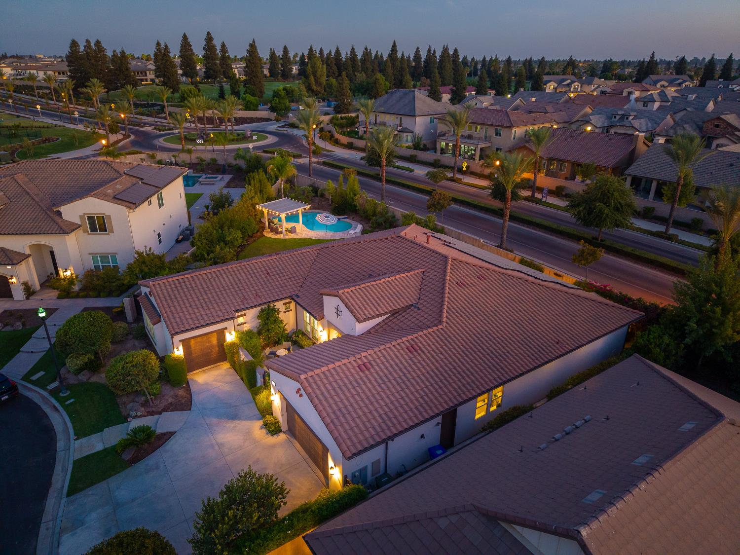 11853 N Ridgeway Dr, Fresno, CA 93730