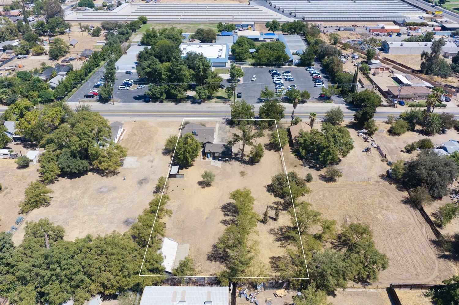 715 N Hughes Ave, Fresno, CA 93728
