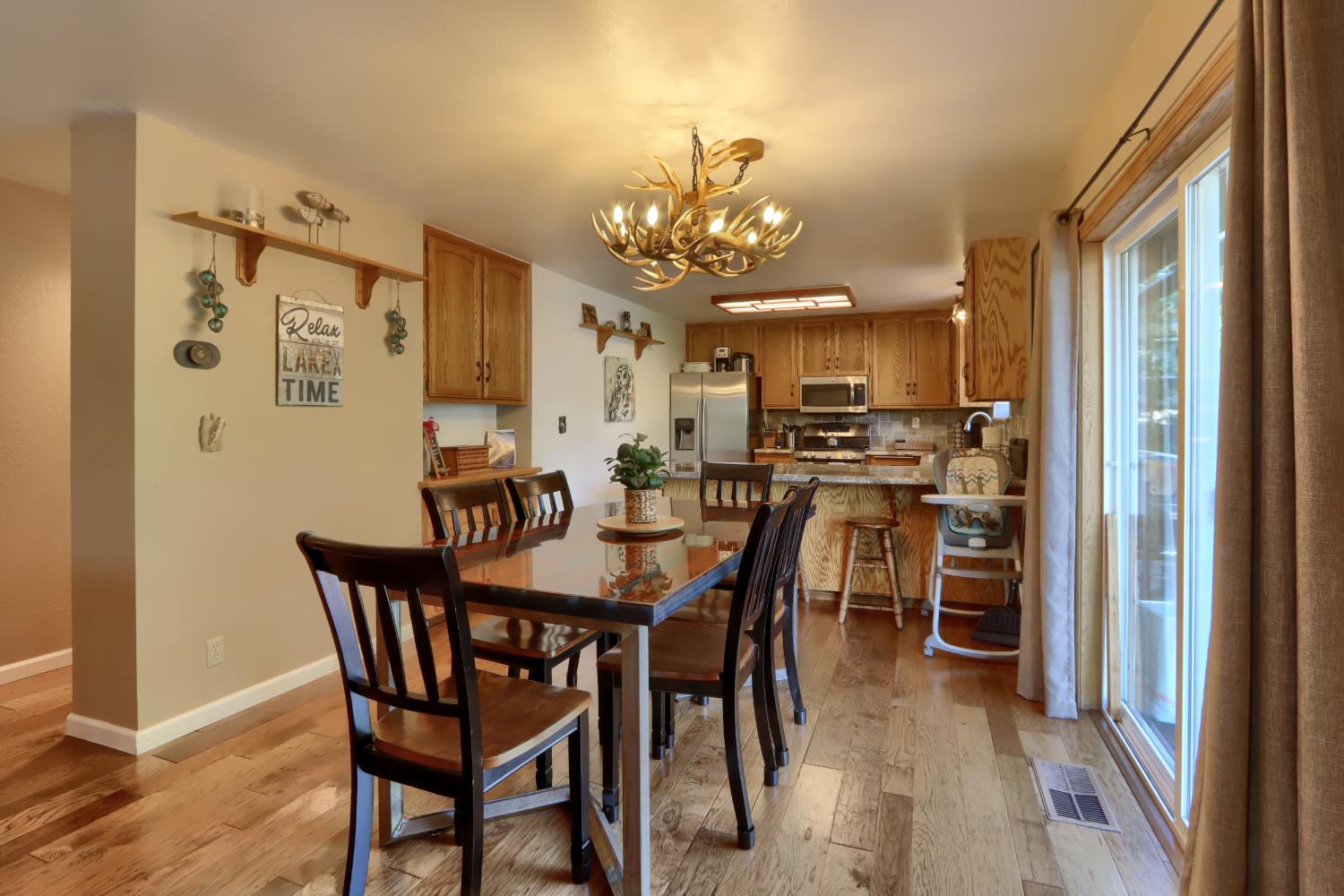 39420 Manzanita Dr, Oakhurst, CA 93644