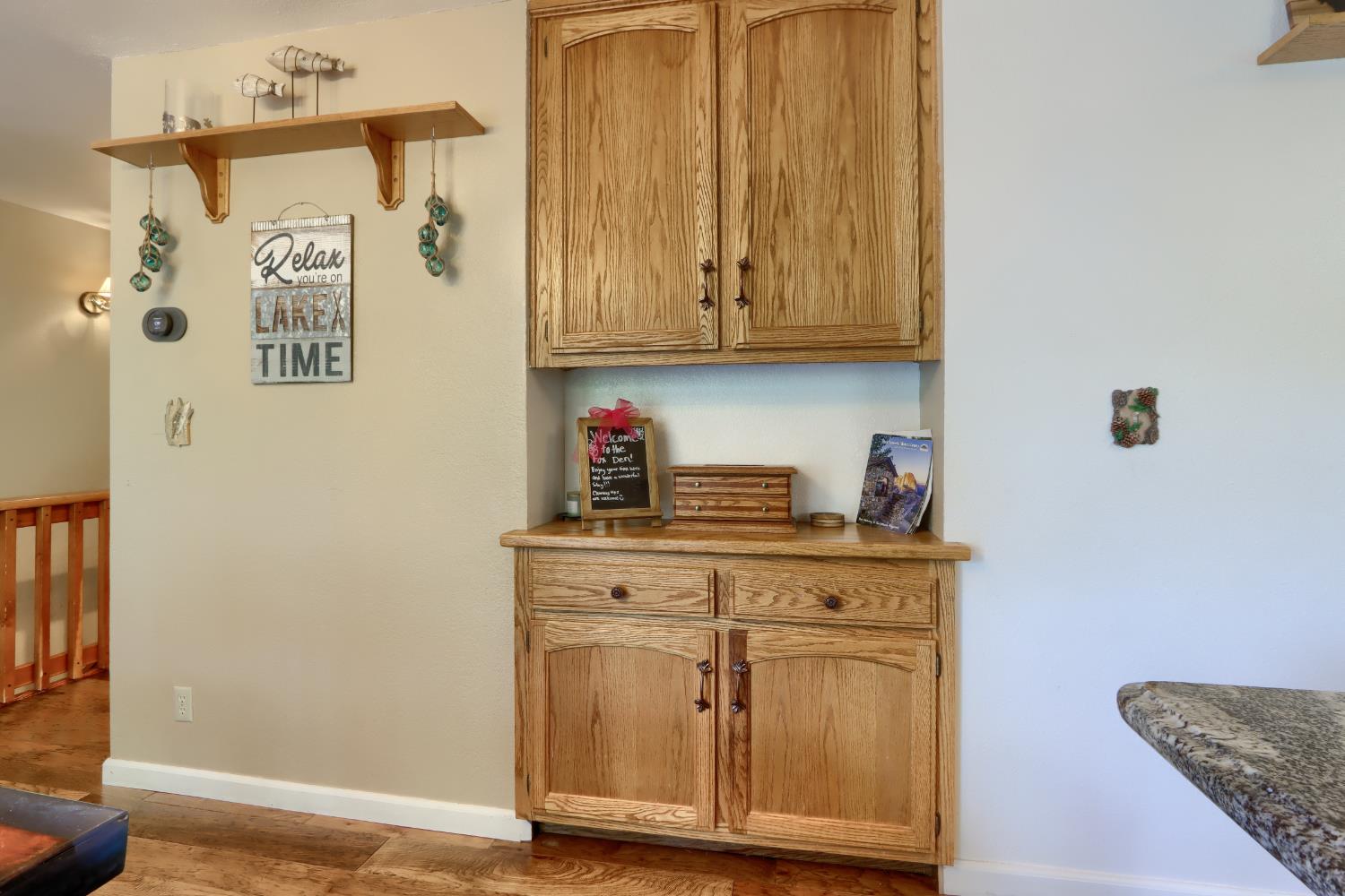 39420 Manzanita Dr, Oakhurst, CA 93644