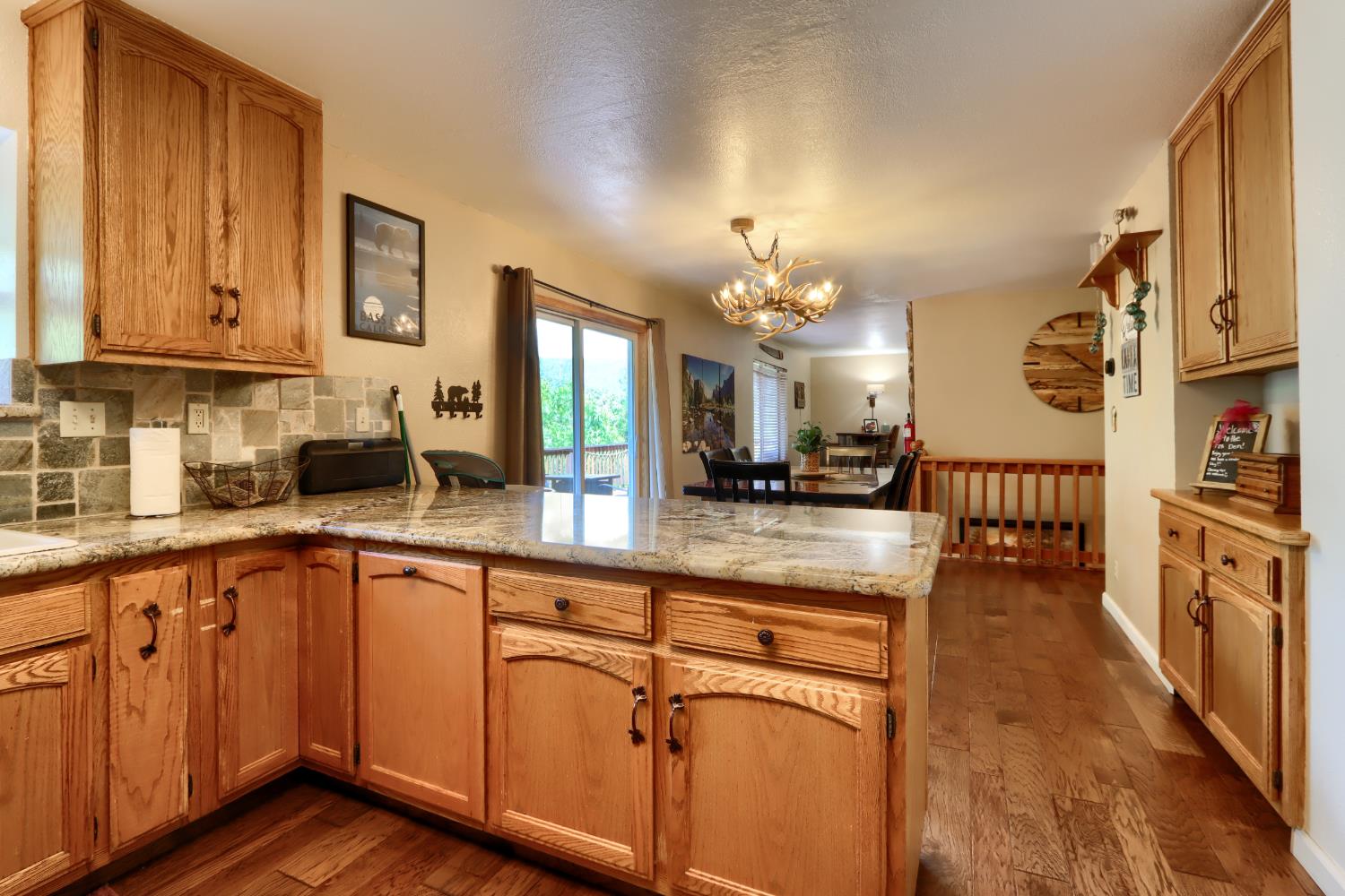 39420 Manzanita Dr, Oakhurst, CA 93644