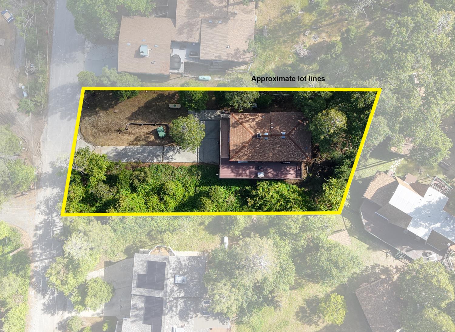 39420 Manzanita Dr, Oakhurst, CA 93644
