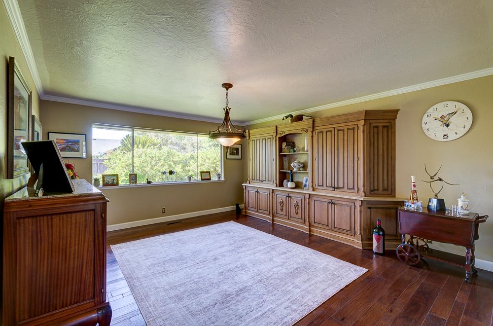 1059 W Stuart Ave, Fresno, CA 93711