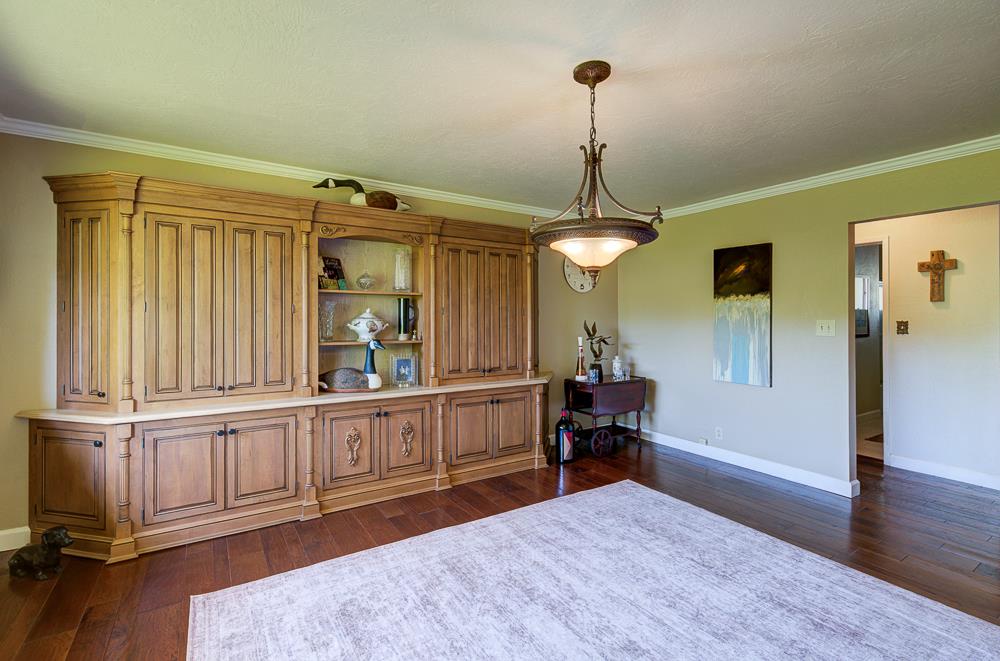 1059 W Stuart Ave, Fresno, CA 93711