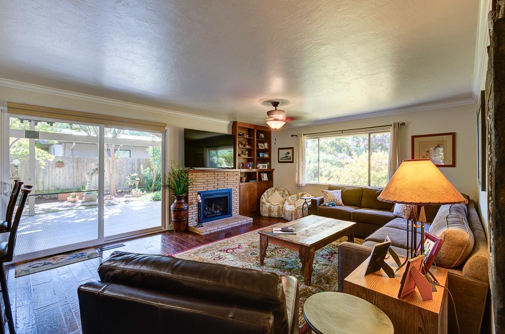 1059 W Stuart Ave, Fresno, CA 93711