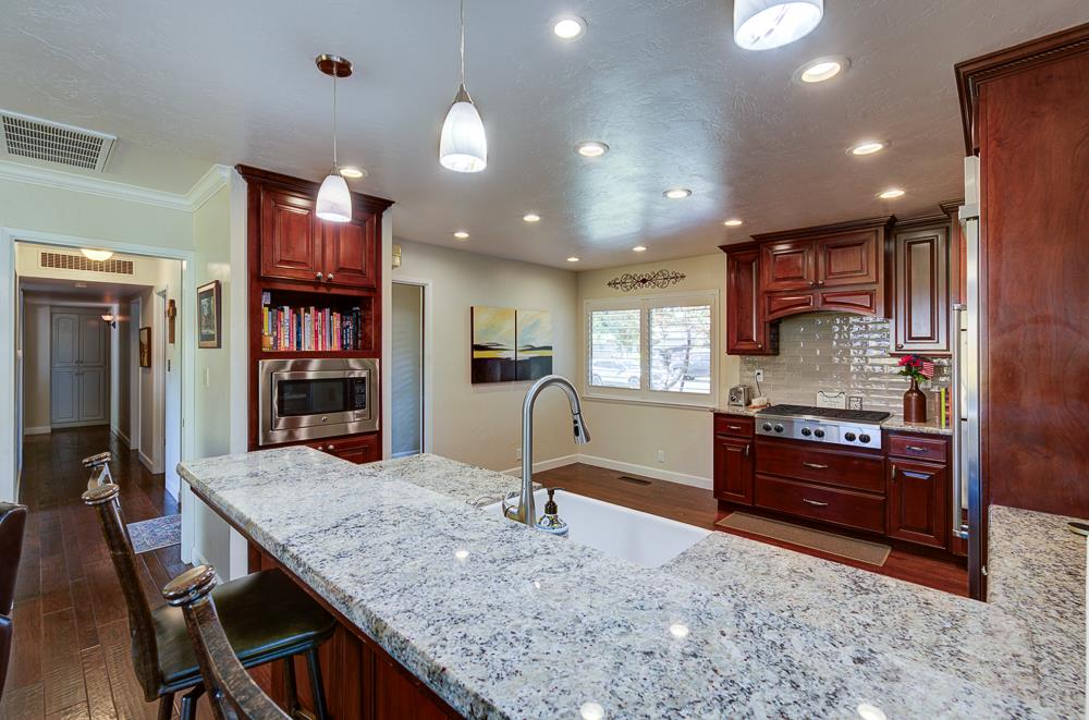 1059 W Stuart Ave, Fresno, CA 93711