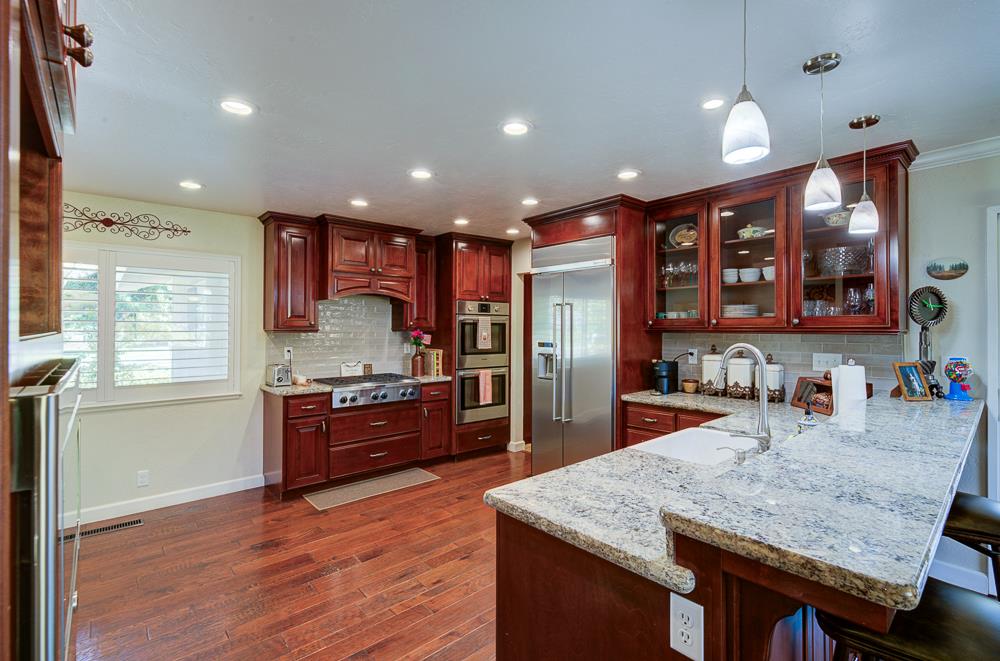 1059 W Stuart Ave, Fresno, CA 93711