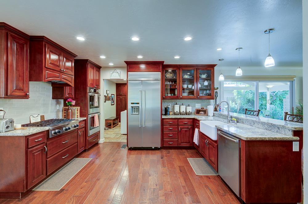 1059 W Stuart Ave, Fresno, CA 93711