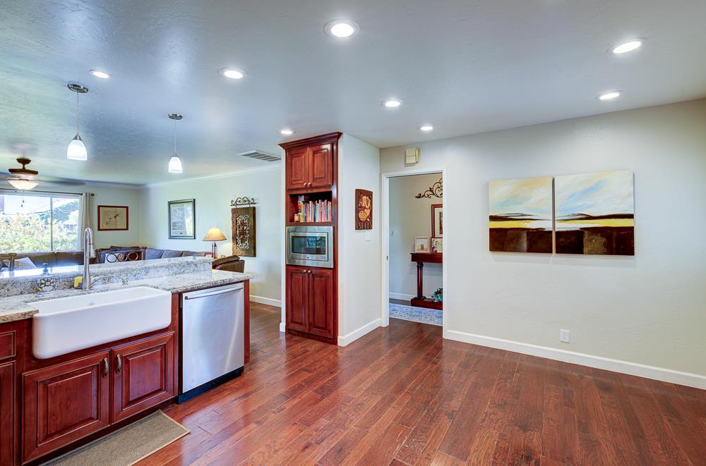 1059 W Stuart Ave, Fresno, CA 93711