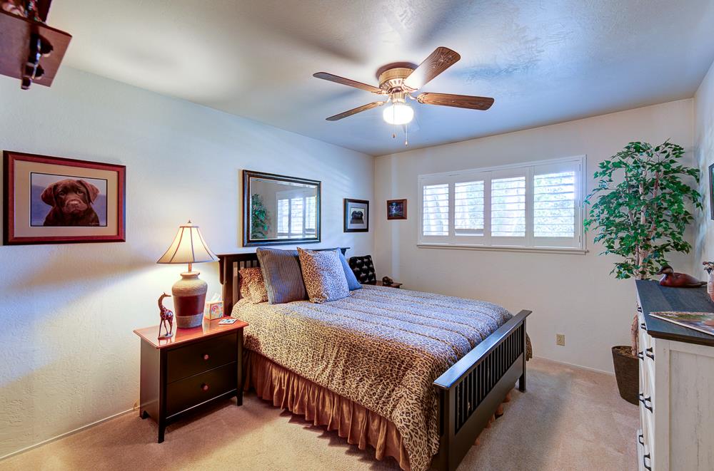 1059 W Stuart Ave, Fresno, CA 93711