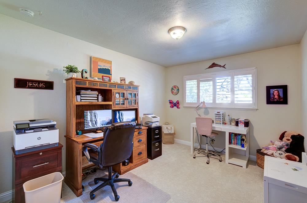 1059 W Stuart Ave, Fresno, CA 93711