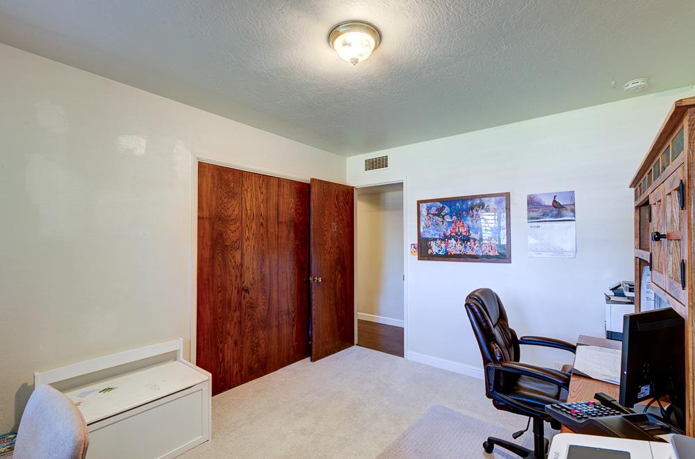 1059 W Stuart Ave, Fresno, CA 93711