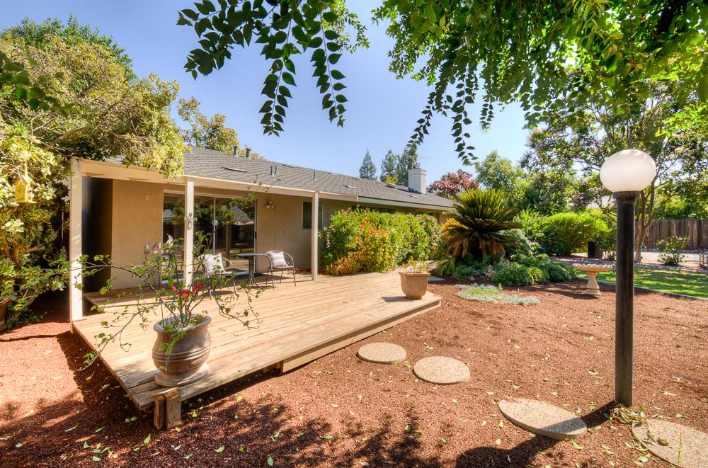 1059 W Stuart Ave, Fresno, CA 93711