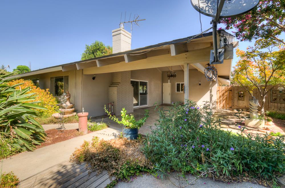 1059 W Stuart Ave, Fresno, CA 93711