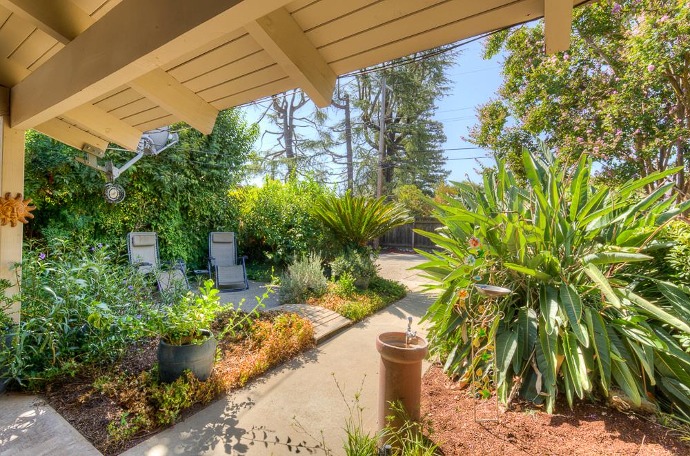 1059 W Stuart Ave, Fresno, CA 93711