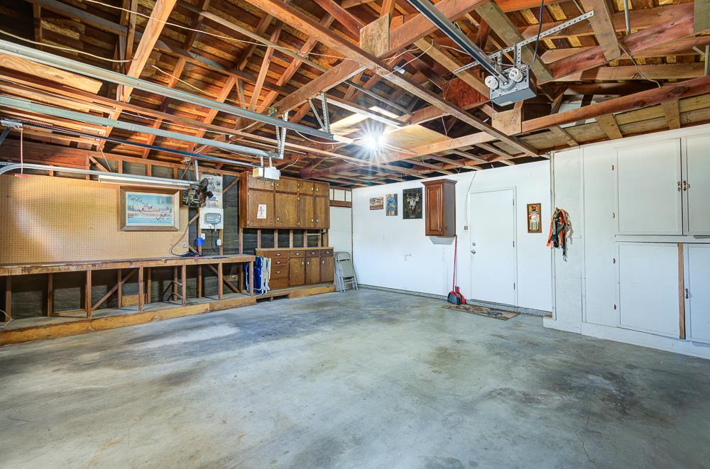 1059 W Stuart Ave, Fresno, CA 93711