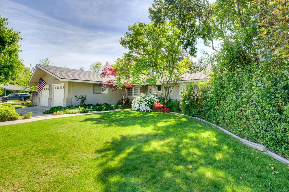 1059 W Stuart Ave, Fresno, CA 93711