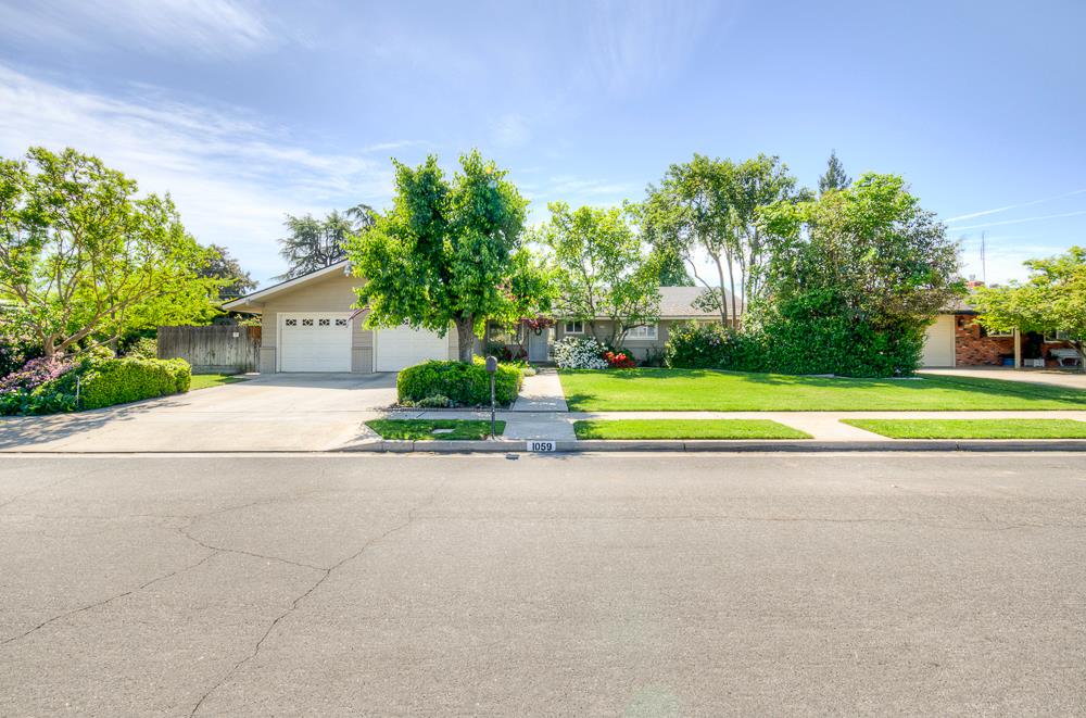 1059 W Stuart Ave, Fresno, CA 93711