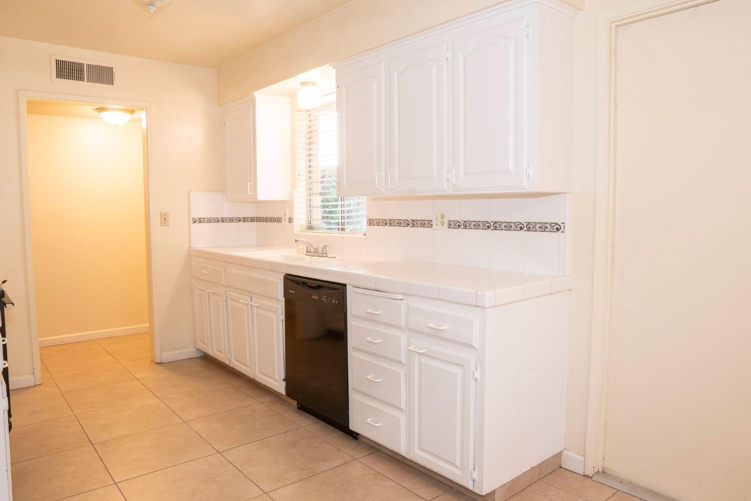 3513 W Mesa Ave, Fresno, CA 93711