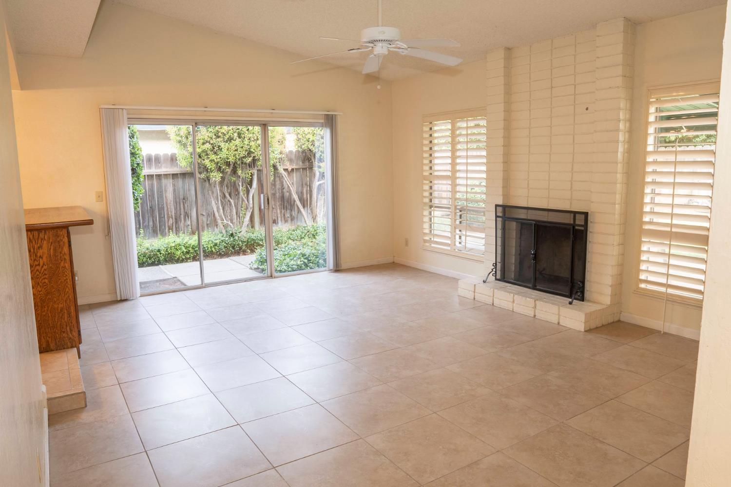 3513 W Mesa Ave, Fresno, CA 93711