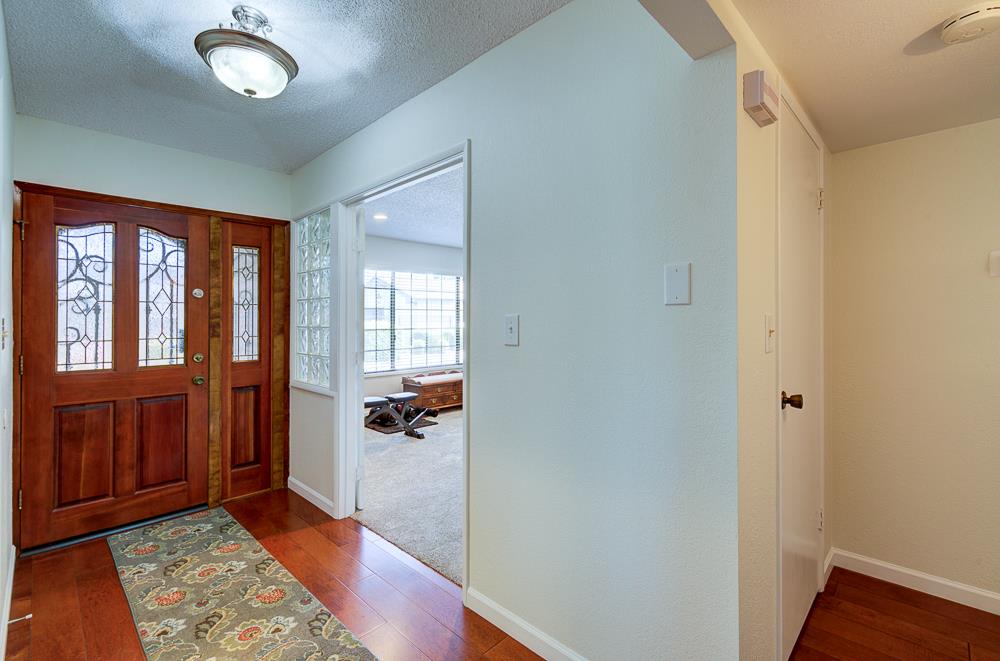 825 E Fallbrook Ave, Fresno, CA 93720