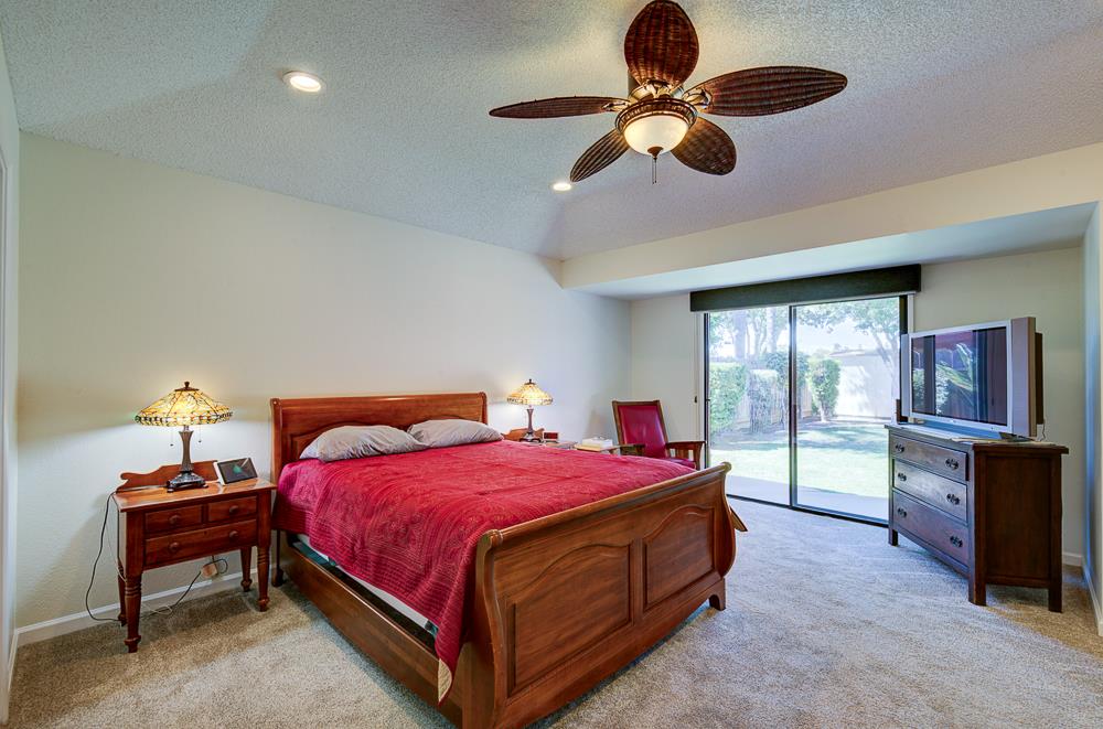 825 E Fallbrook Ave, Fresno, CA 93720