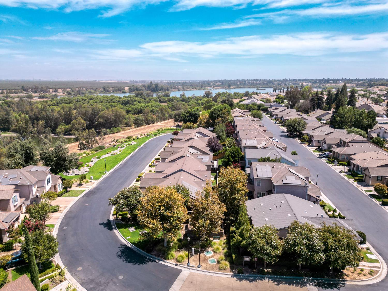 5284 W King Fisher Ln, Fresno, CA 93722