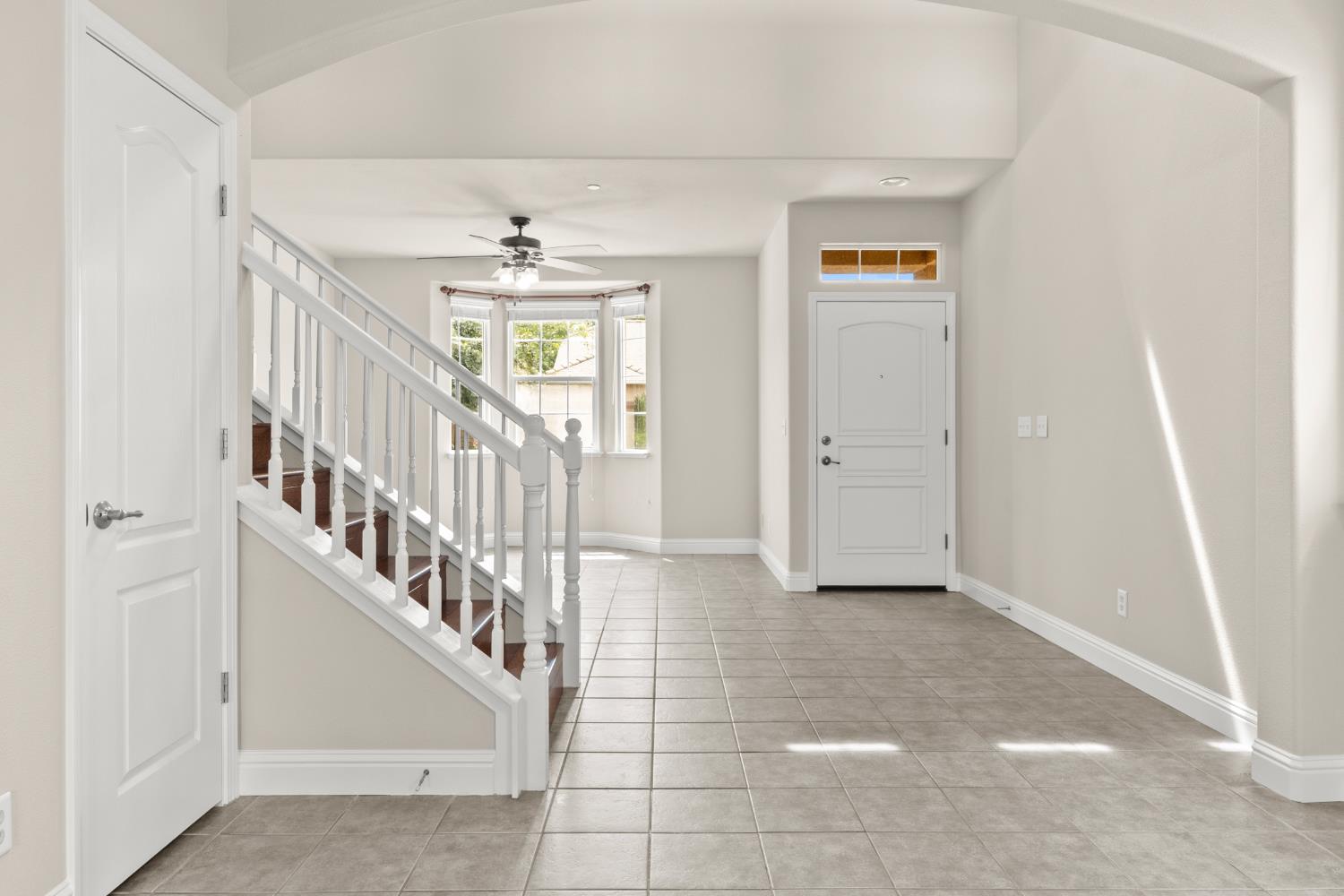 5284 W King Fisher Ln, Fresno, CA 93722