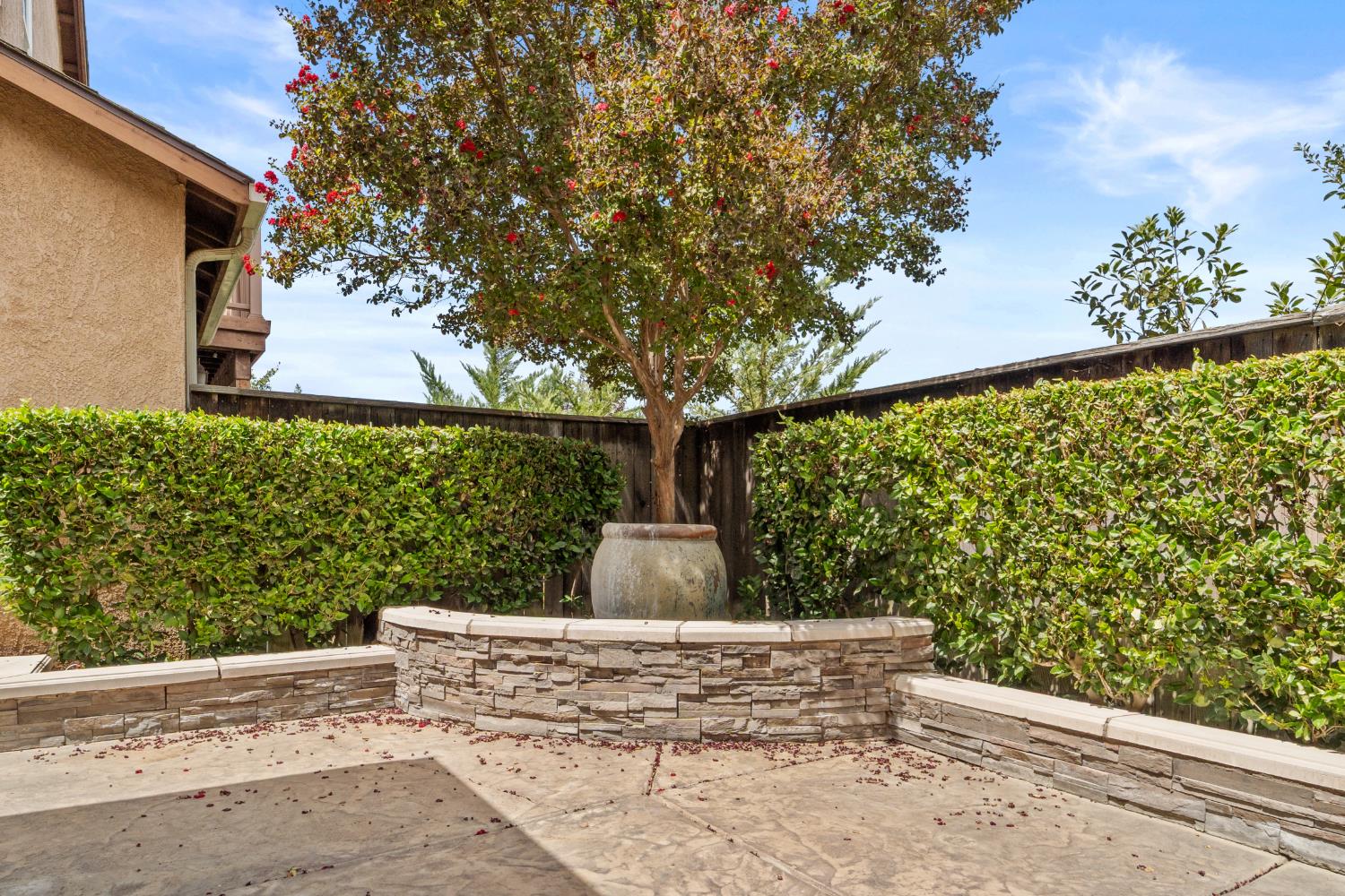 5284 W King Fisher Ln, Fresno, CA 93722