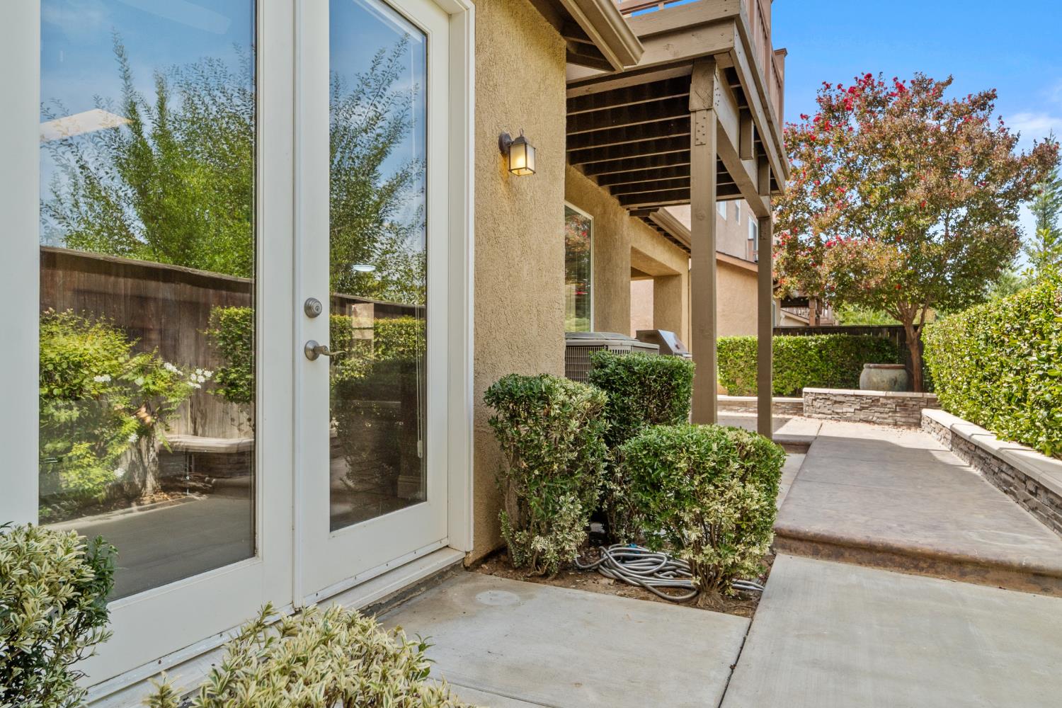 5284 W King Fisher Ln, Fresno, CA 93722