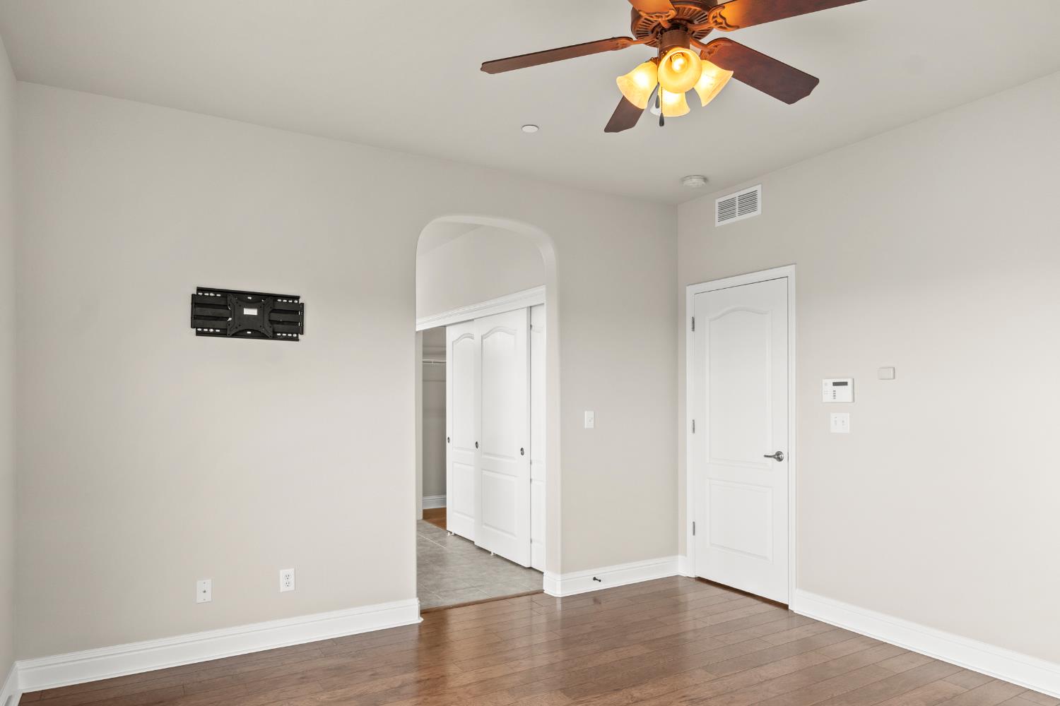 5284 W King Fisher Ln, Fresno, CA 93722
