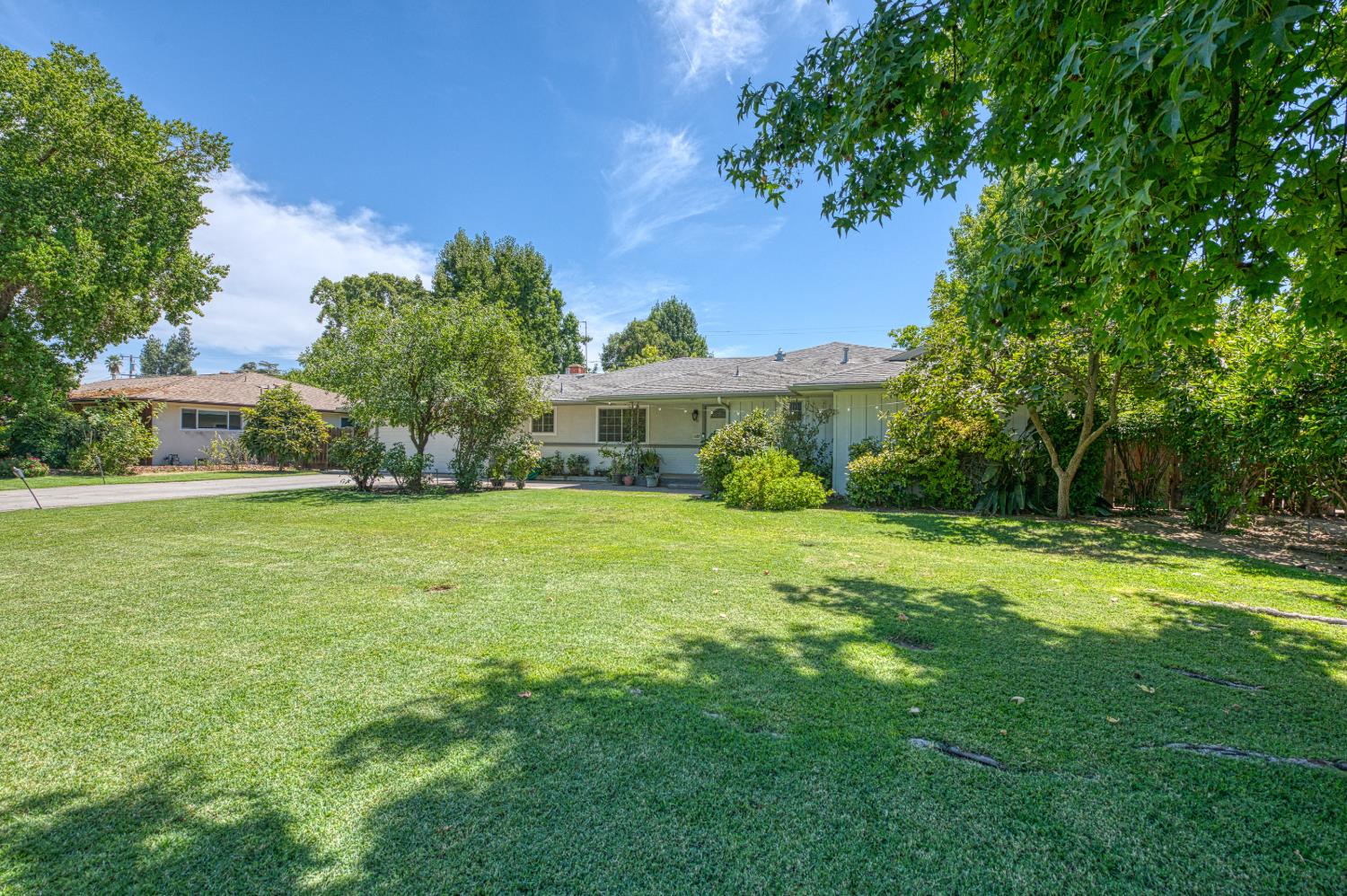 1685 W San Ramon Ave, Fresno, CA 93711