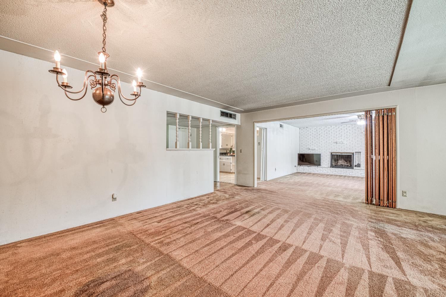 1685 W San Ramon Ave, Fresno, CA 93711