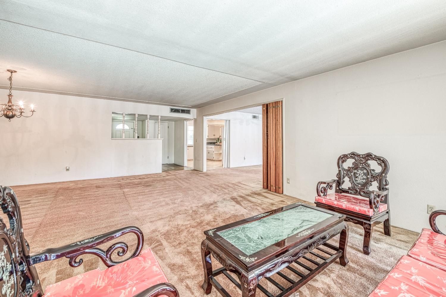 1685 W San Ramon Ave, Fresno, CA 93711
