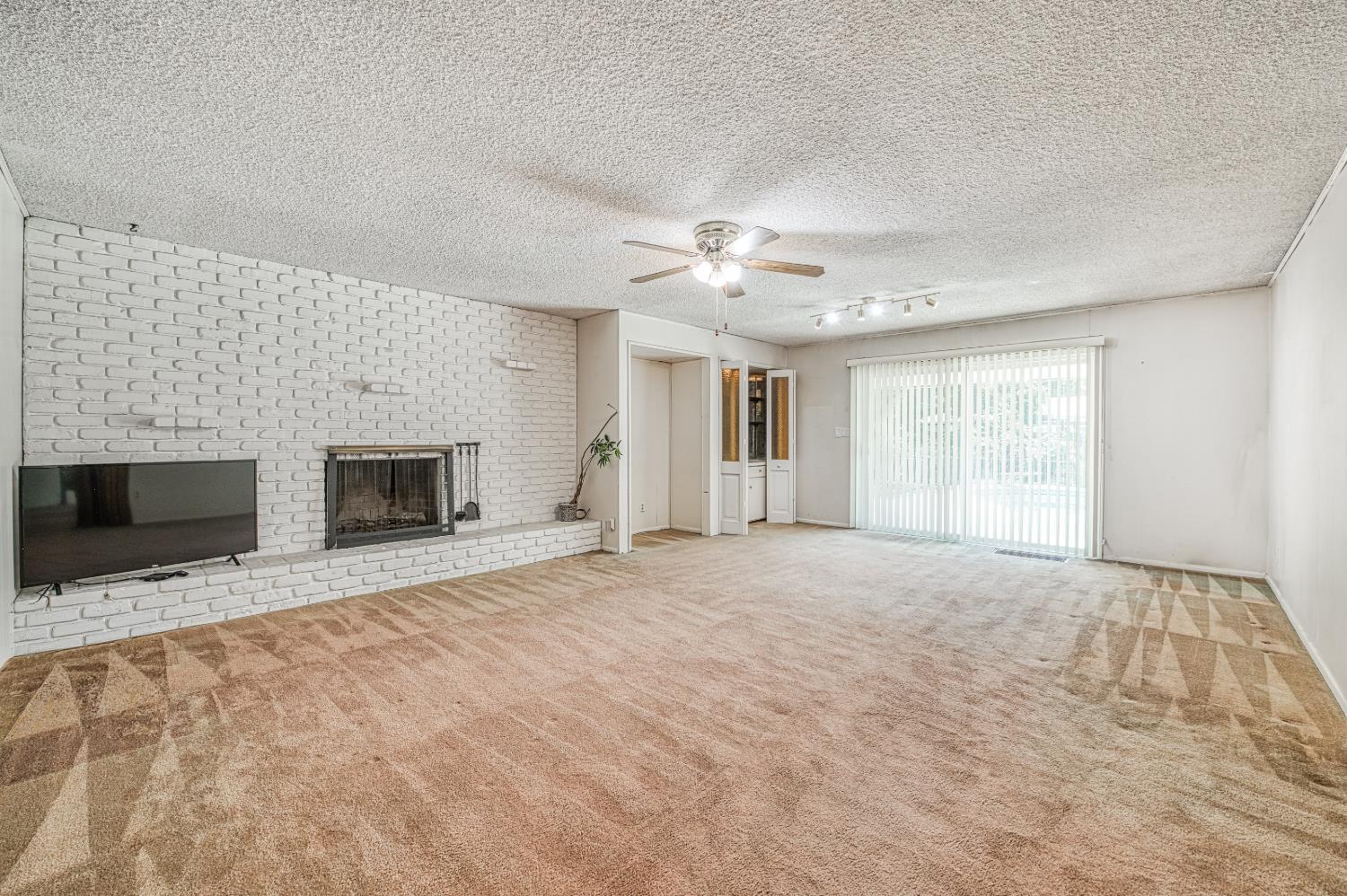 1685 W San Ramon Ave, Fresno, CA 93711
