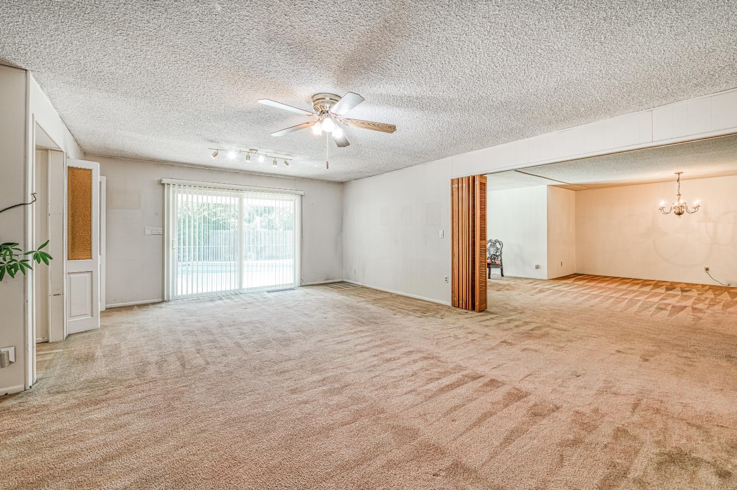 1685 W San Ramon Ave, Fresno, CA 93711