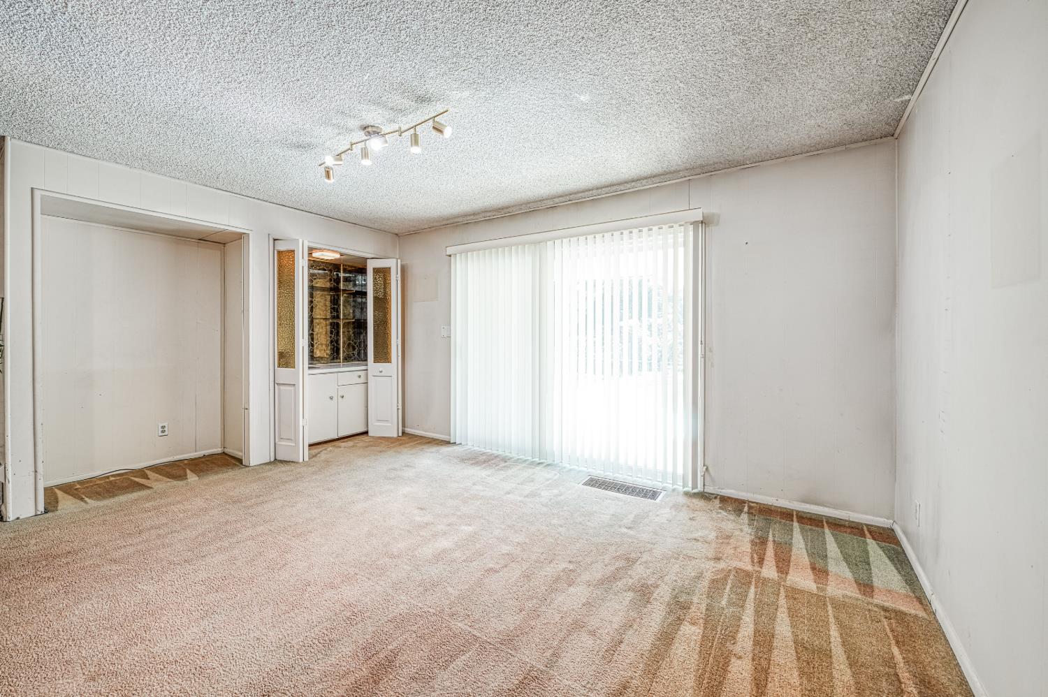 1685 W San Ramon Ave, Fresno, CA 93711
