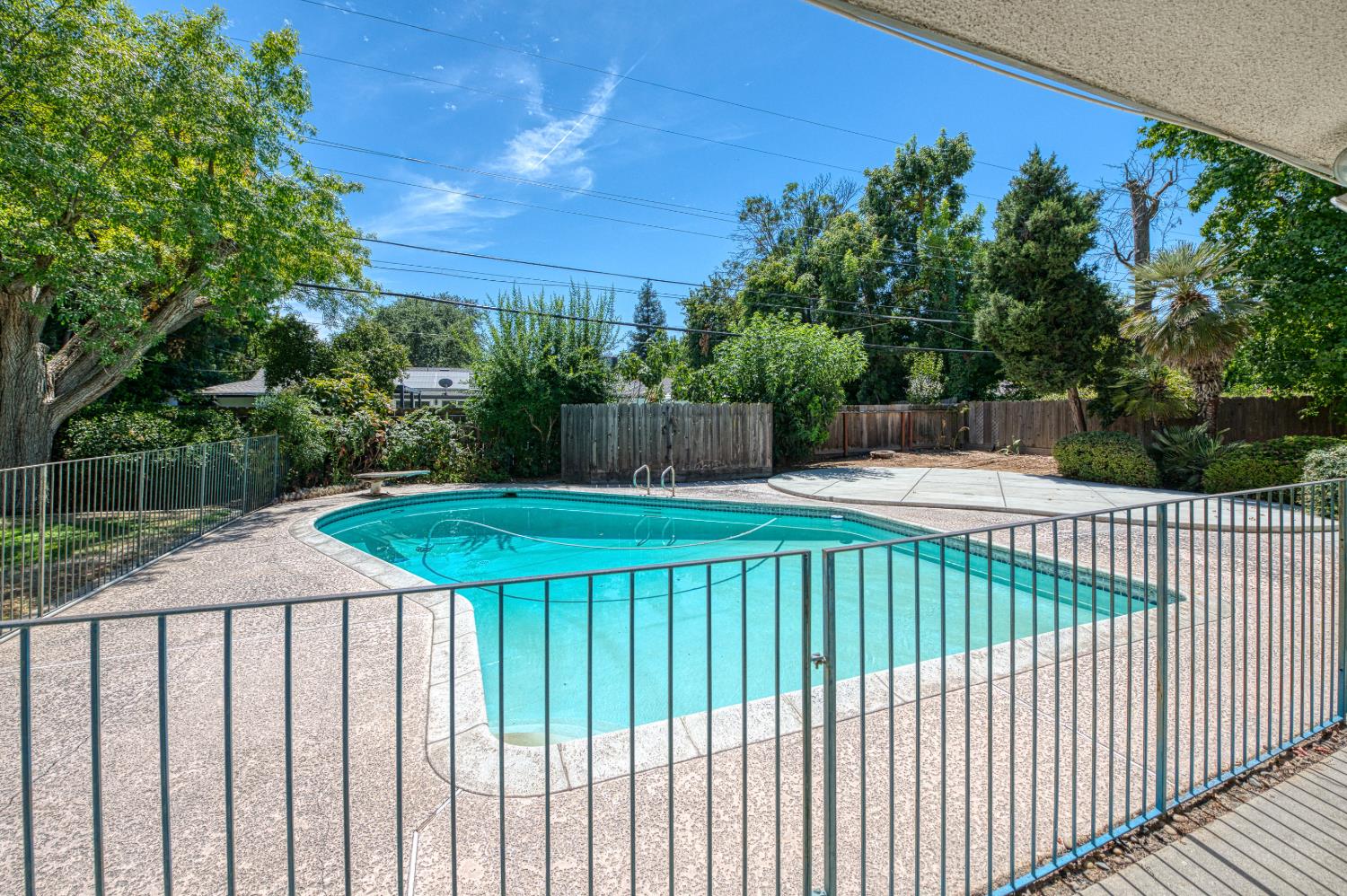 1685 W San Ramon Ave, Fresno, CA 93711