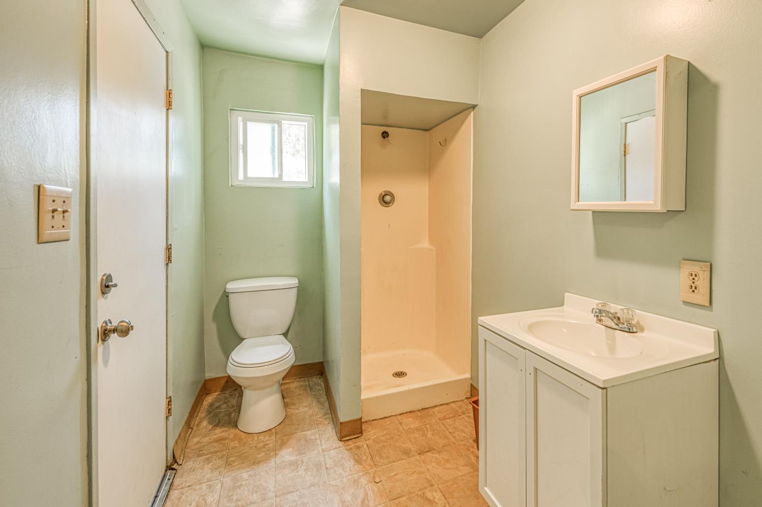 1685 W San Ramon Ave, Fresno, CA 93711