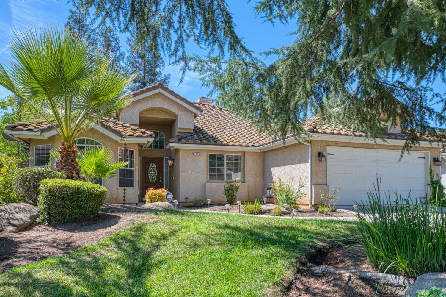 1145 E Woodhaven Ln, Fresno, CA 93720