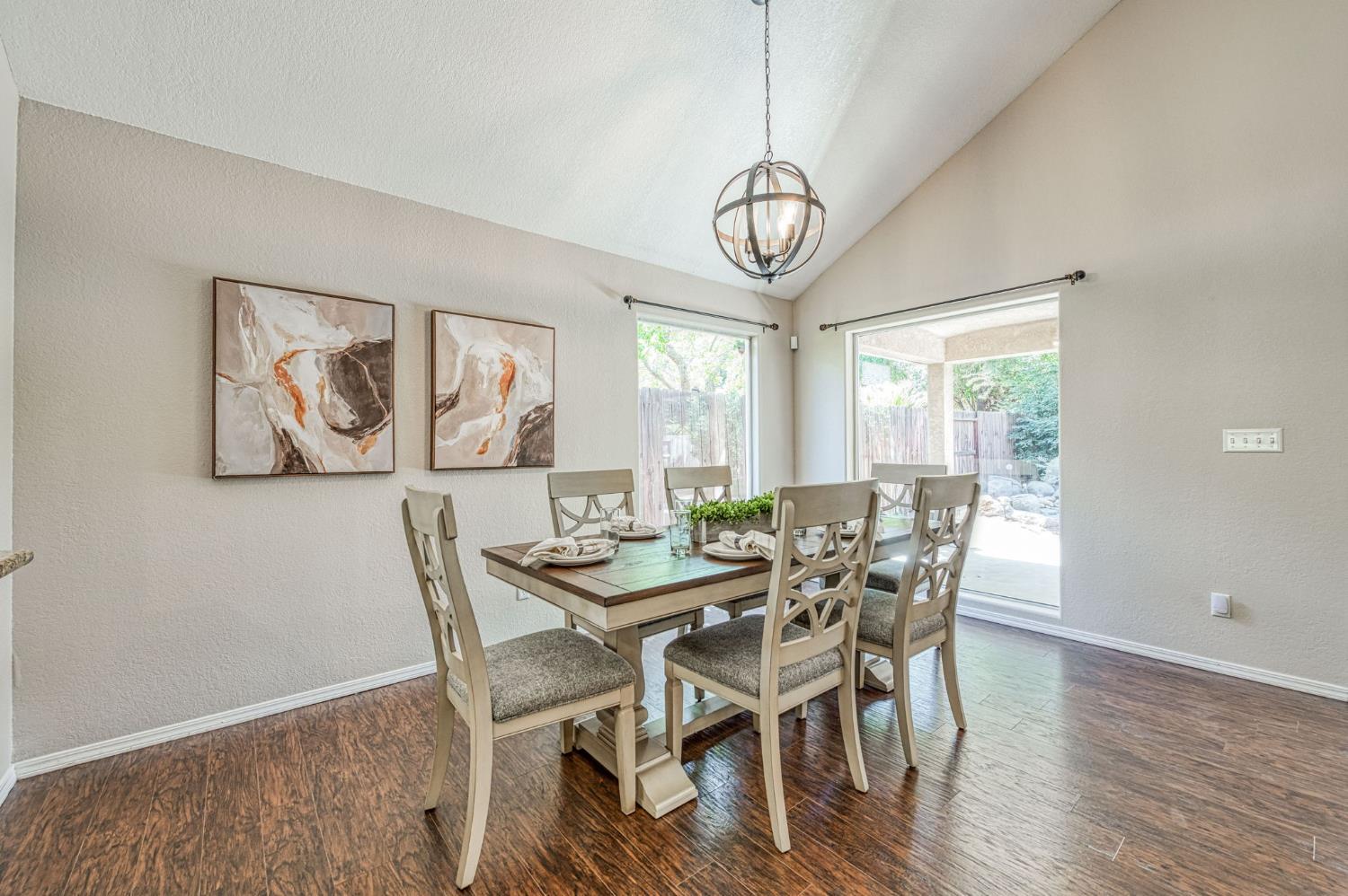 1145 E Woodhaven Ln, Fresno, CA 93720