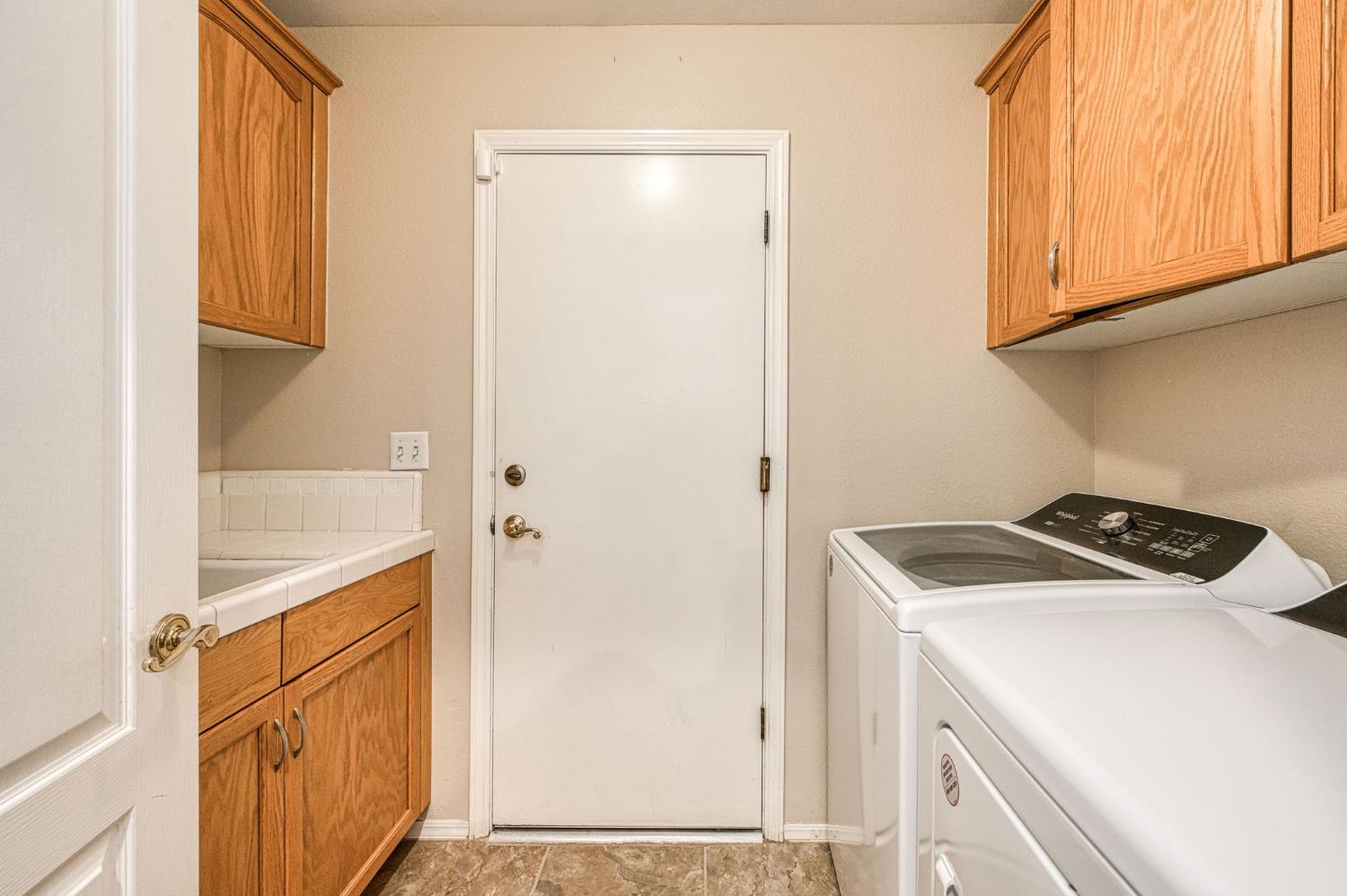 1145 E Woodhaven Ln, Fresno, CA 93720